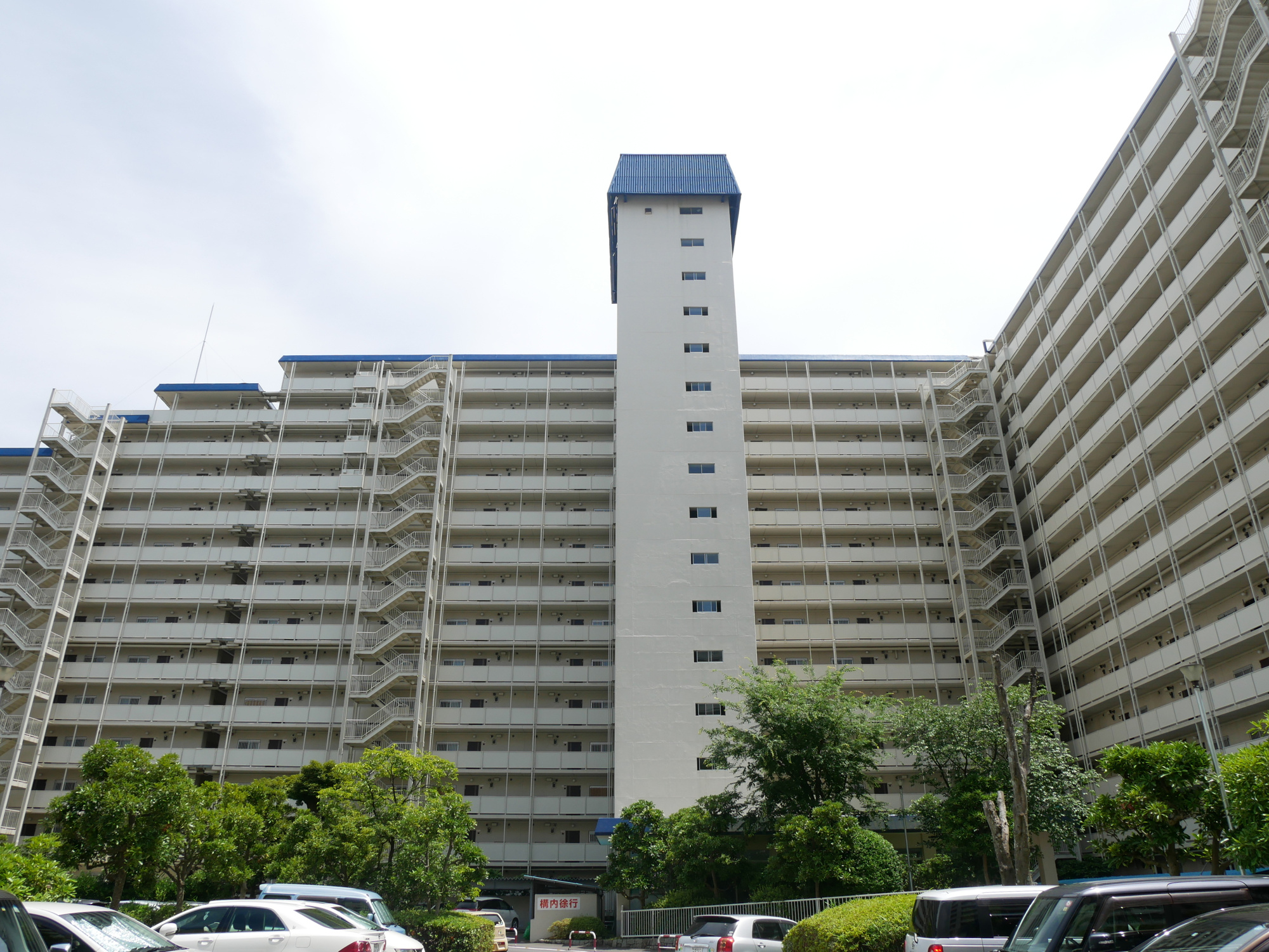 東建検見川マンションB棟の外観