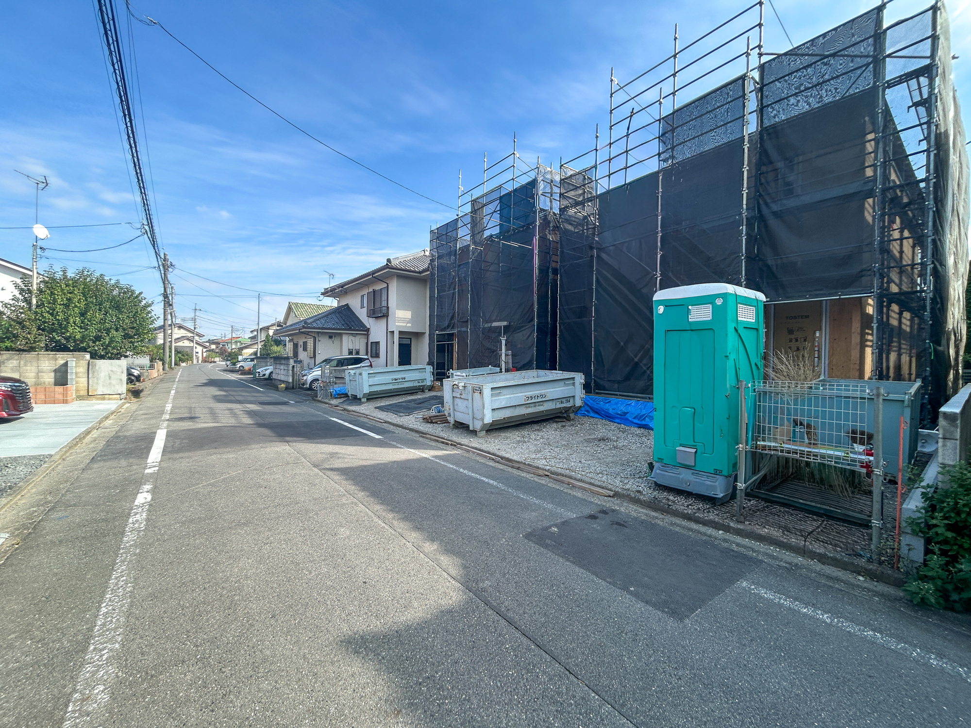 前橋市大利根町第3　新築住宅全2棟の前面道路含む現地写真|閑静な住宅地で子育て家族にピッタリ。毎日のお散歩も快適な緑に恵まれたエリアで、自然に包まれた穏やかな暮らしを実現するための、ゆとりある住環境が整っています。

