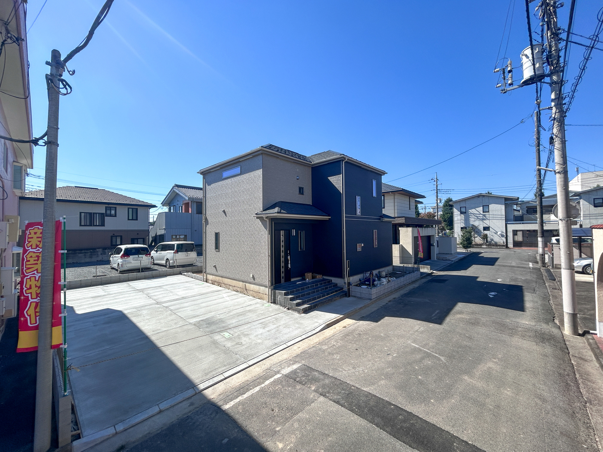 前橋市南町3丁目　新築住宅全1棟の前面道路含む現地写真|閑静な住宅地で子育て家族にピッタリ。毎日のお散歩も快適な緑に恵まれたエリアで、自然に包まれた穏やかな暮らしを実現するための、ゆとりある住環境が整っています。


