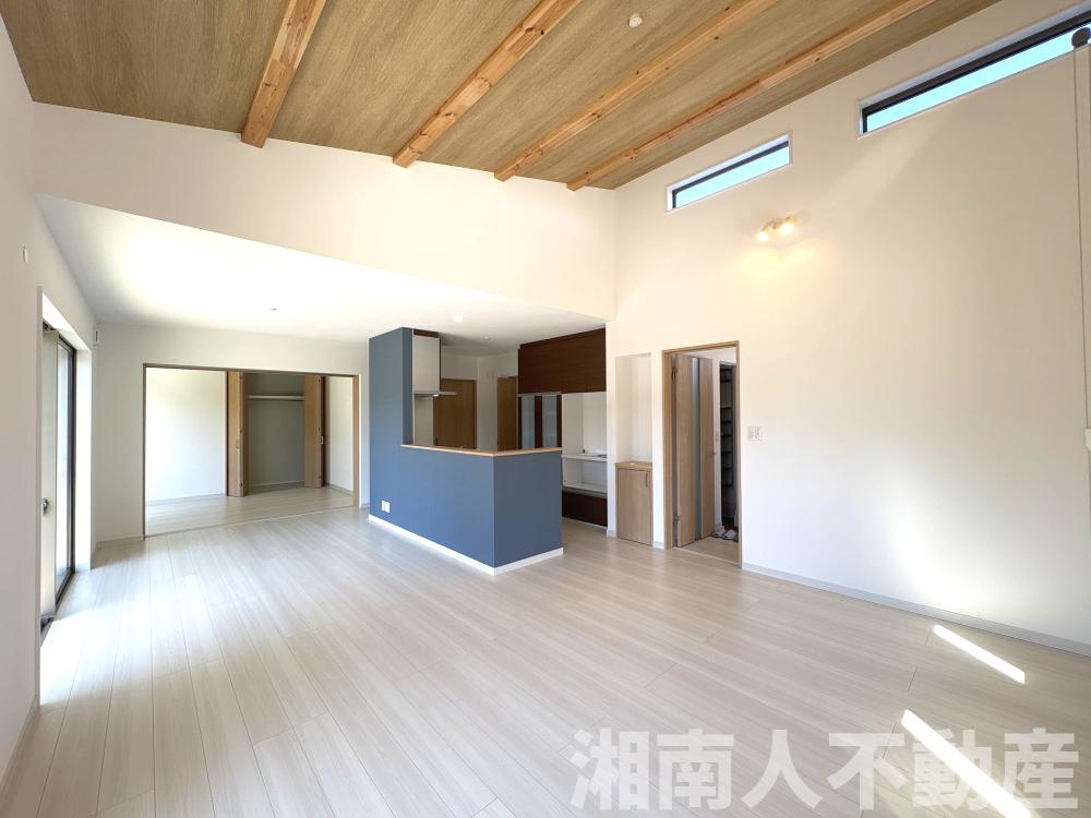 茅ヶ崎市堤　新築戸建の居間・リビング|リビングです