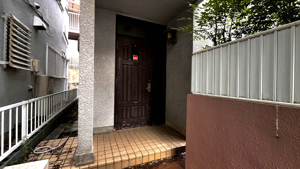 豊中市清風荘１丁目　中古戸建住宅の玄関|玄関スペースです。