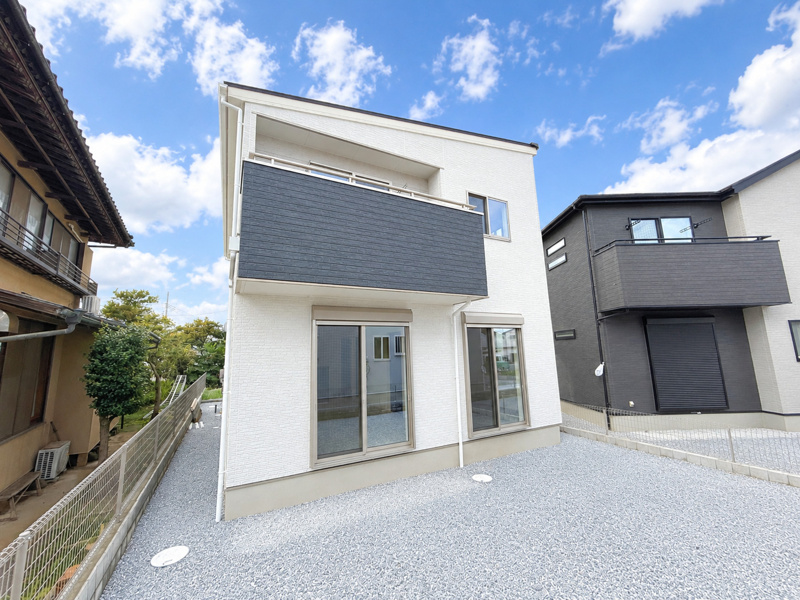 2号棟　現地外観写真　9/4撮影
建物完成しました！いつでも見学が可能です！
現地南側お庭からの撮影です。