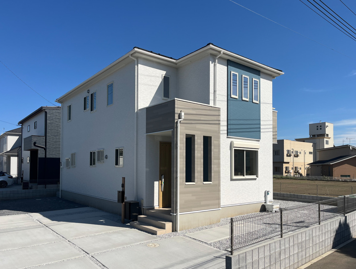 【みどり市笠懸町阿左美10区画　10号棟　建物外観　】