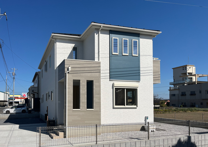 【みどり市笠懸町阿左美10区画　10号棟　外観　】