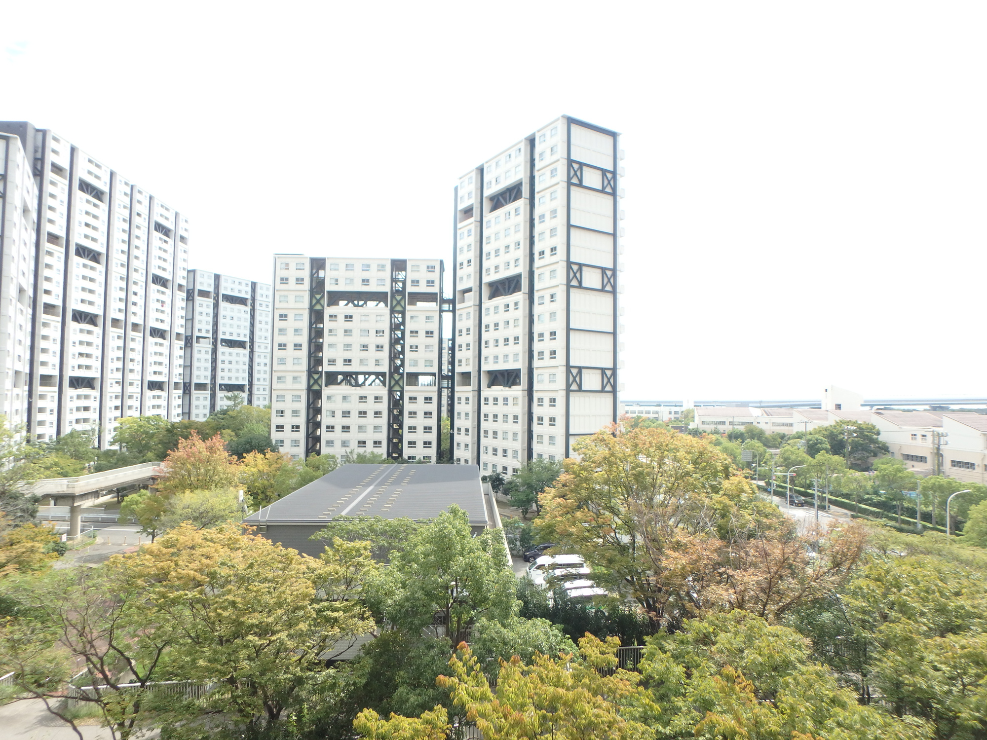 アステム芦屋Ａ棟の展望|洋室約5.4帖より南側を望む眺望