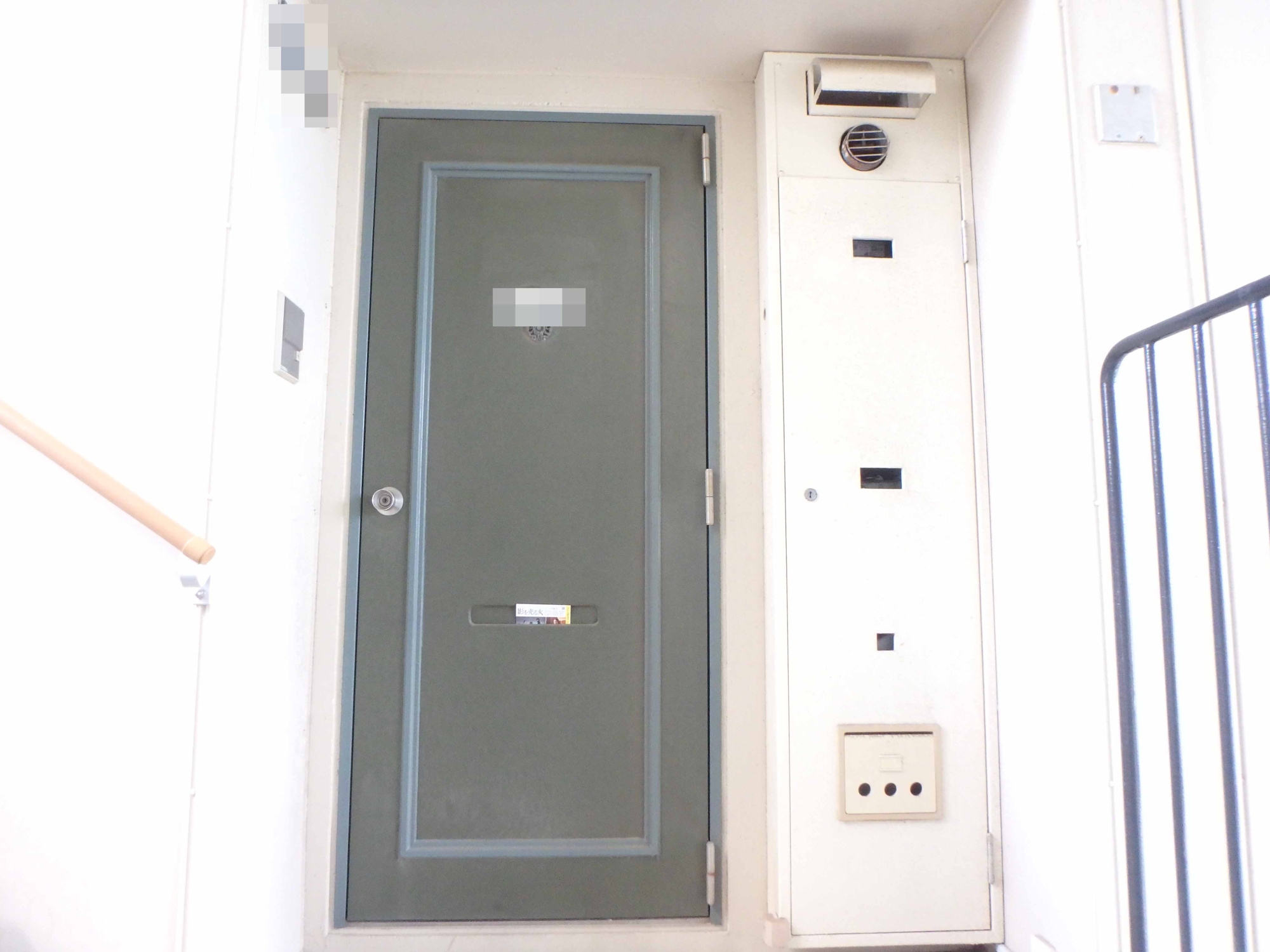 アステム芦屋Ａ棟の玄関