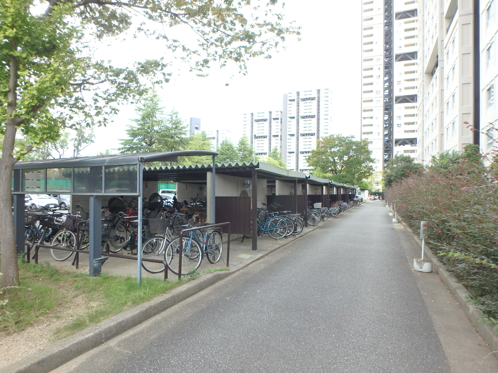 アステム芦屋Ａ棟の駐輪場