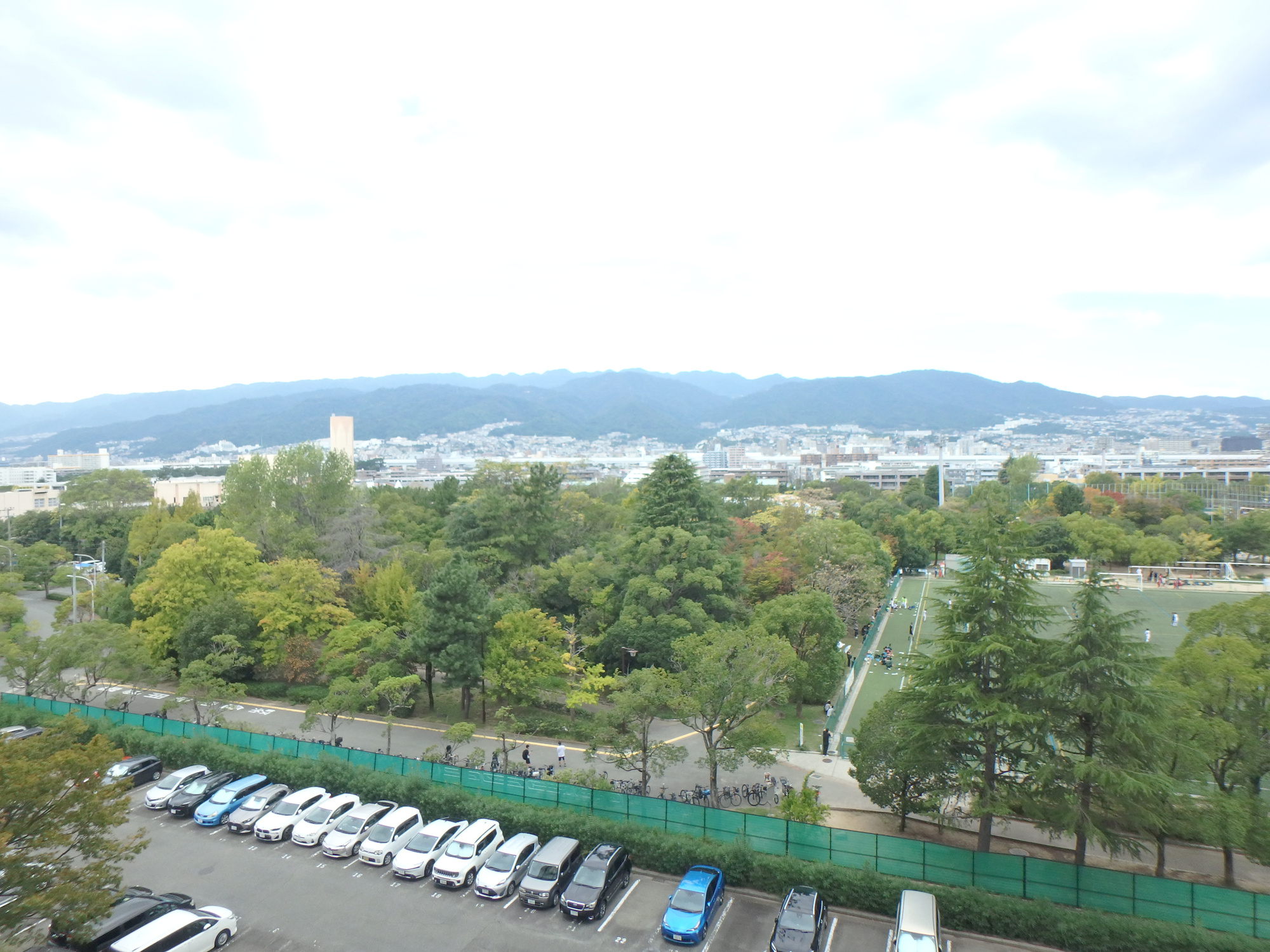 アステム芦屋Ａ棟の展望|洋室約6.2帖より北側六甲山系を望む眺望
