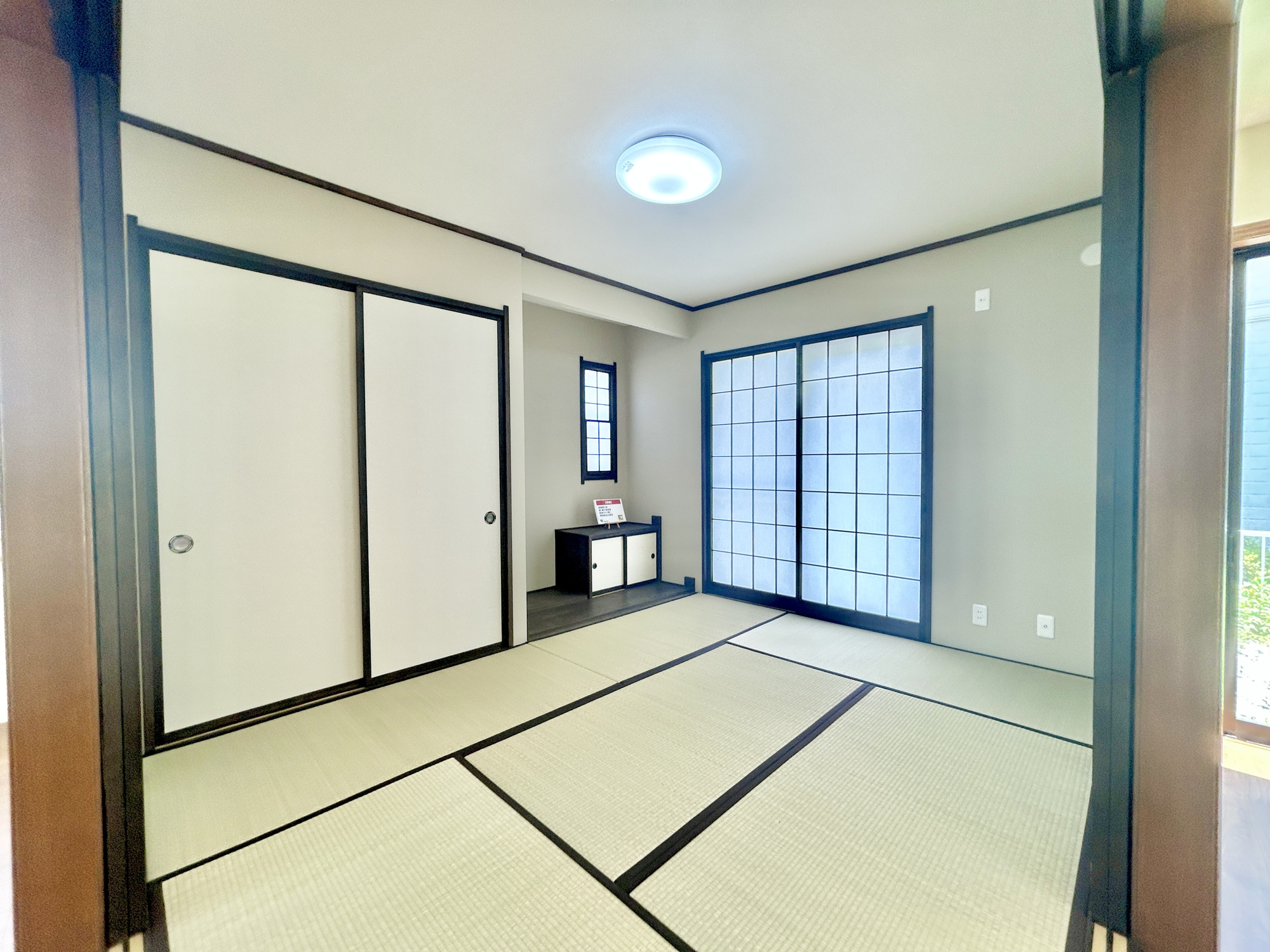 高崎市新町　中古住宅の和室|LDKと隣接した和室。
リビングから目が届く場所なので、お子様の遊び部屋・お昼寝スペースとして使うのもオススメです♪
