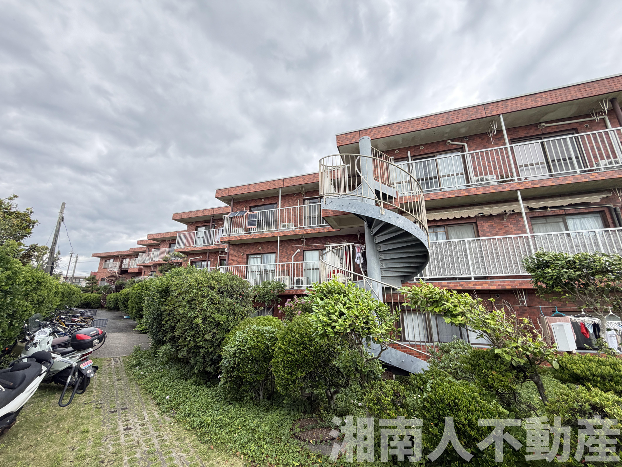 トーア由比ヶ浜マンションの外観|外観は落ち着いています