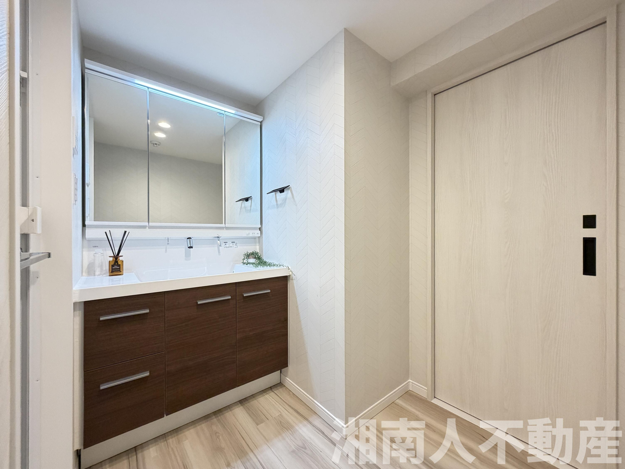 トーア由比ヶ浜マンションの独立洗面台|独立洗面化粧台が付いています