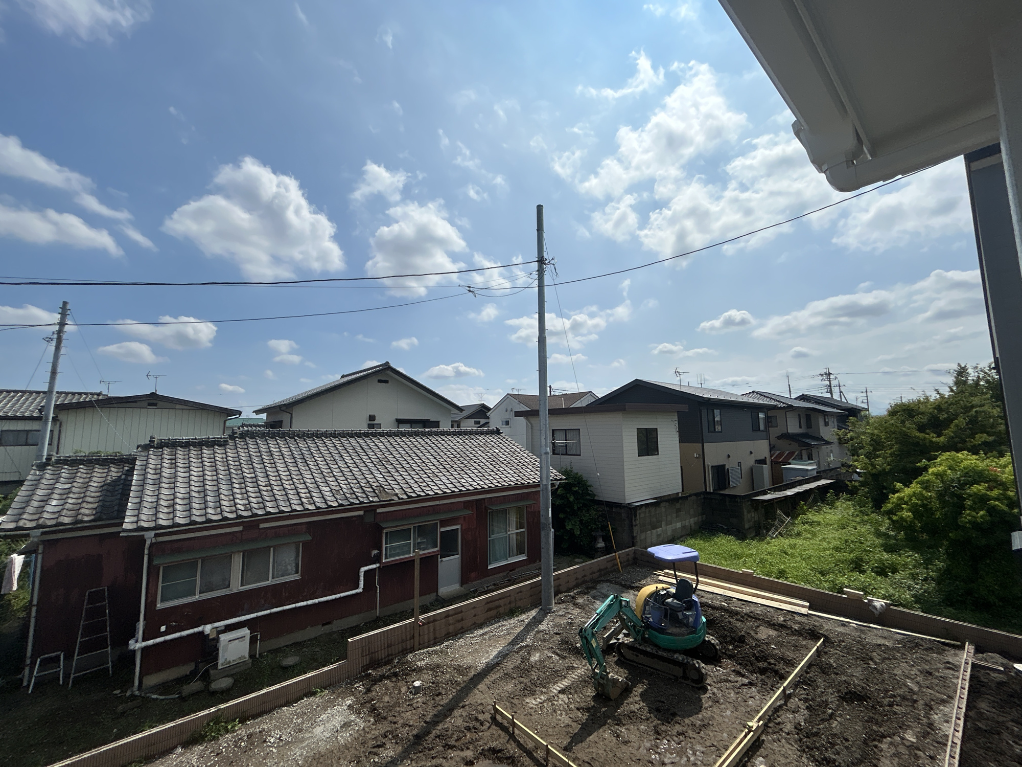 第2前橋総社町植野　新築住宅全3棟の展望|閑静な住宅地で子育て家族にピッタリ。毎日のお散歩も快適な緑に恵まれたエリアで、自然に包まれた穏やかな暮らしを実現するための、ゆとりある住環境が整っています。緑の潤いを感じながらホッと生活できそう。