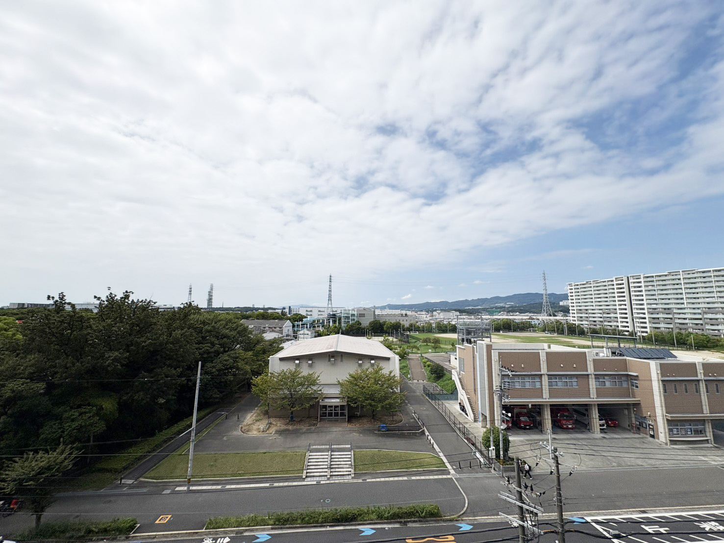 ローレルハイツ茨木総持寺2号棟の展望|北西側バルコニーからの北西向き眺望です。