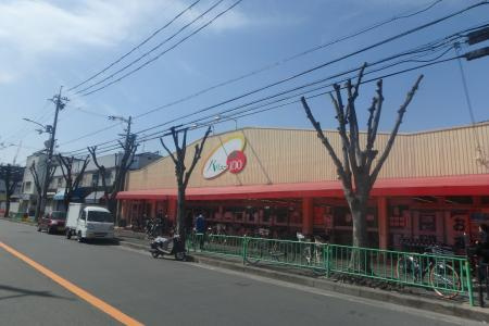 ローレルハイツ茨木総持寺2号棟の周辺|バリュー100 茨木太田店（徒歩約8分）
