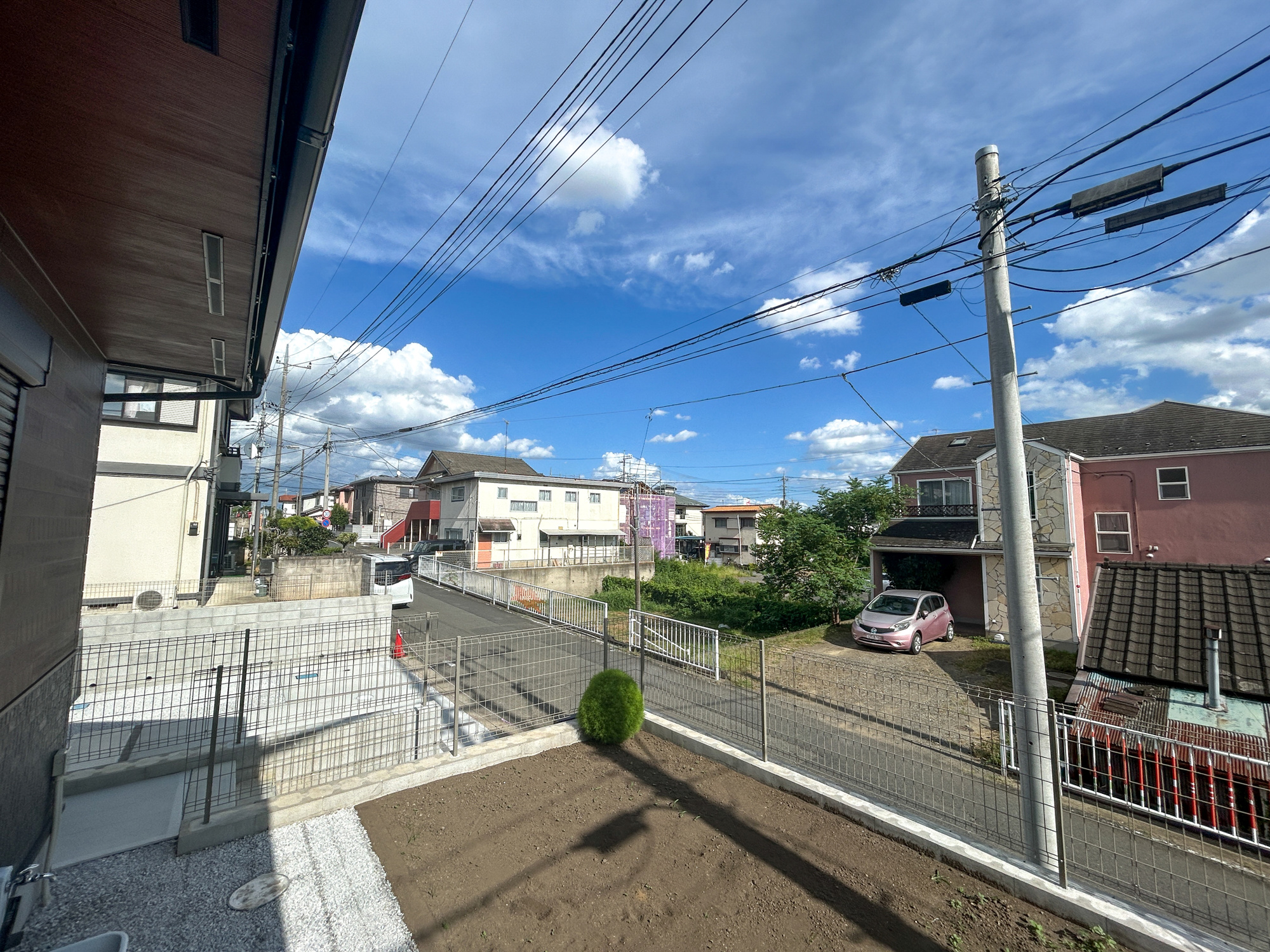 伊勢崎市豊城町　新築住宅全1棟の展望|低層の一戸建てを中心とした街並みが整然と続き、周辺は高い建物が建っていないので、採光や開放性に恵まれ、空が広く緑の多い閑静な趣を感じる環境です。