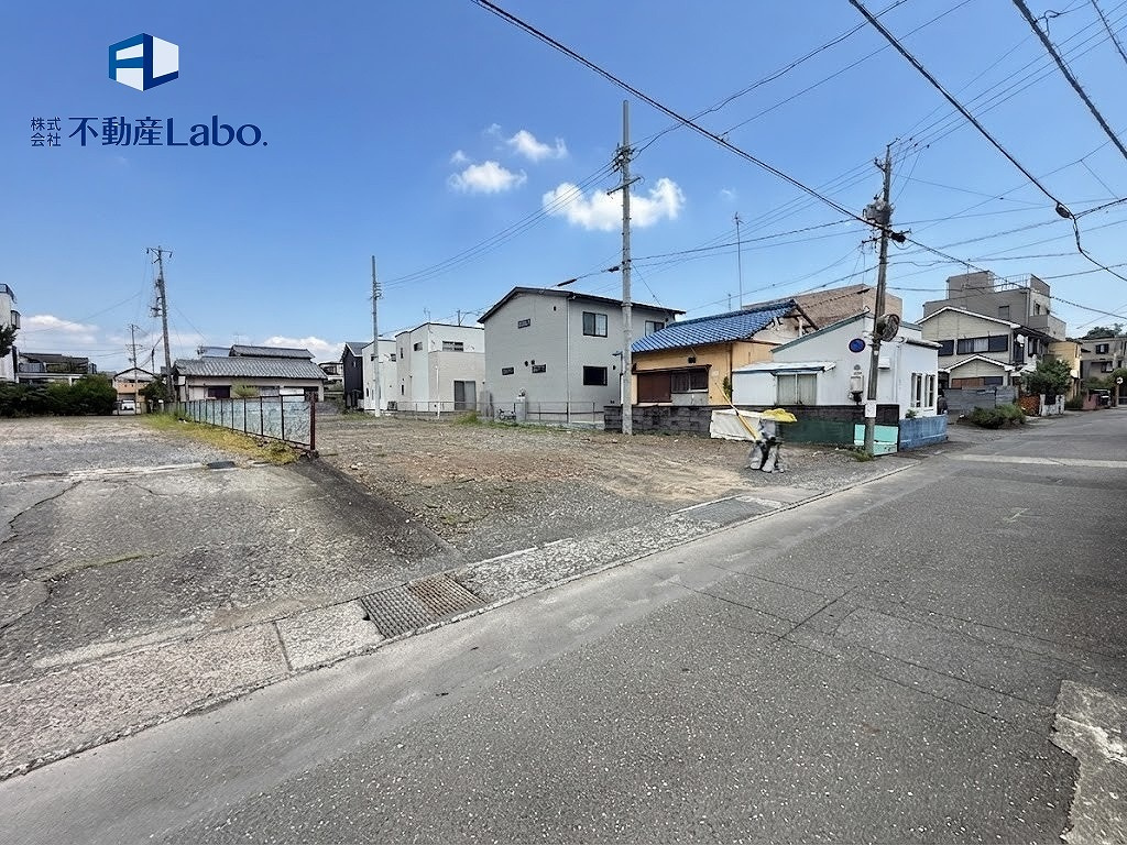 リーブルガーデン　駿河区向敷地4丁目2期　～全2棟～の前面道路含む現地写真|●駐車スペース●
3台以上駐車可能♪
並列駐車のため、車の出し入れが楽々♪