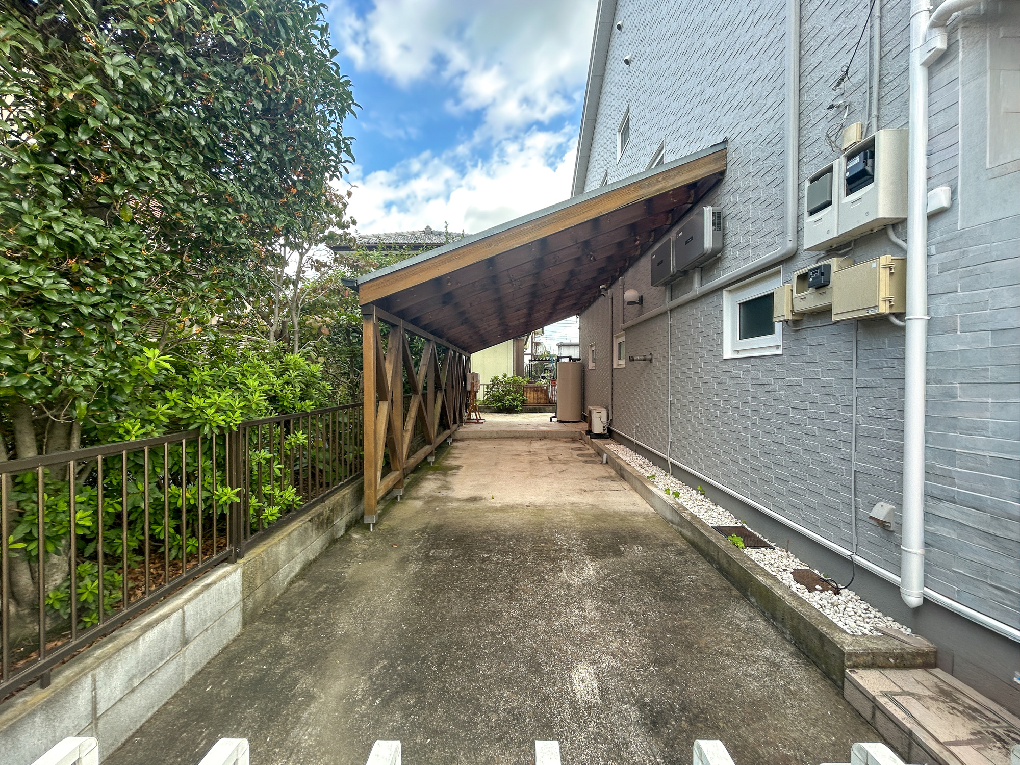 前橋市下大島町　中古住宅のその他|屋根付きの自転車置き場に利用できます