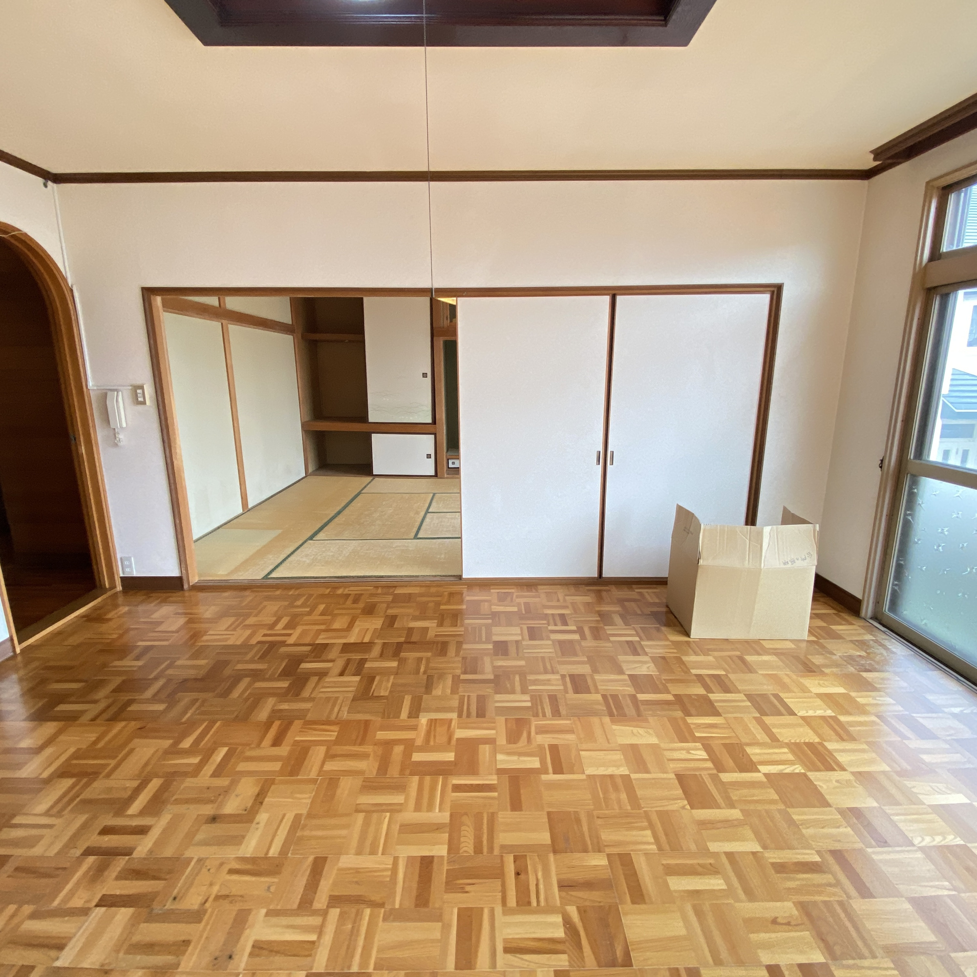 室蘭市高砂町1丁目24-3　中古住宅の居間・リビング
