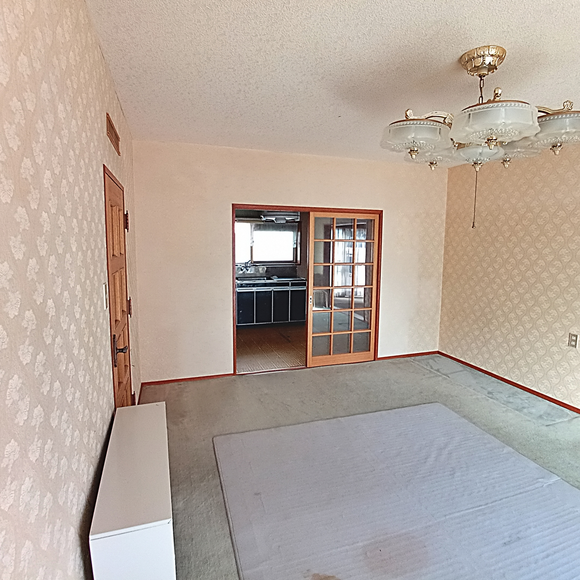 室蘭市本輪西町3丁目38-21　中古住宅の居間・リビング