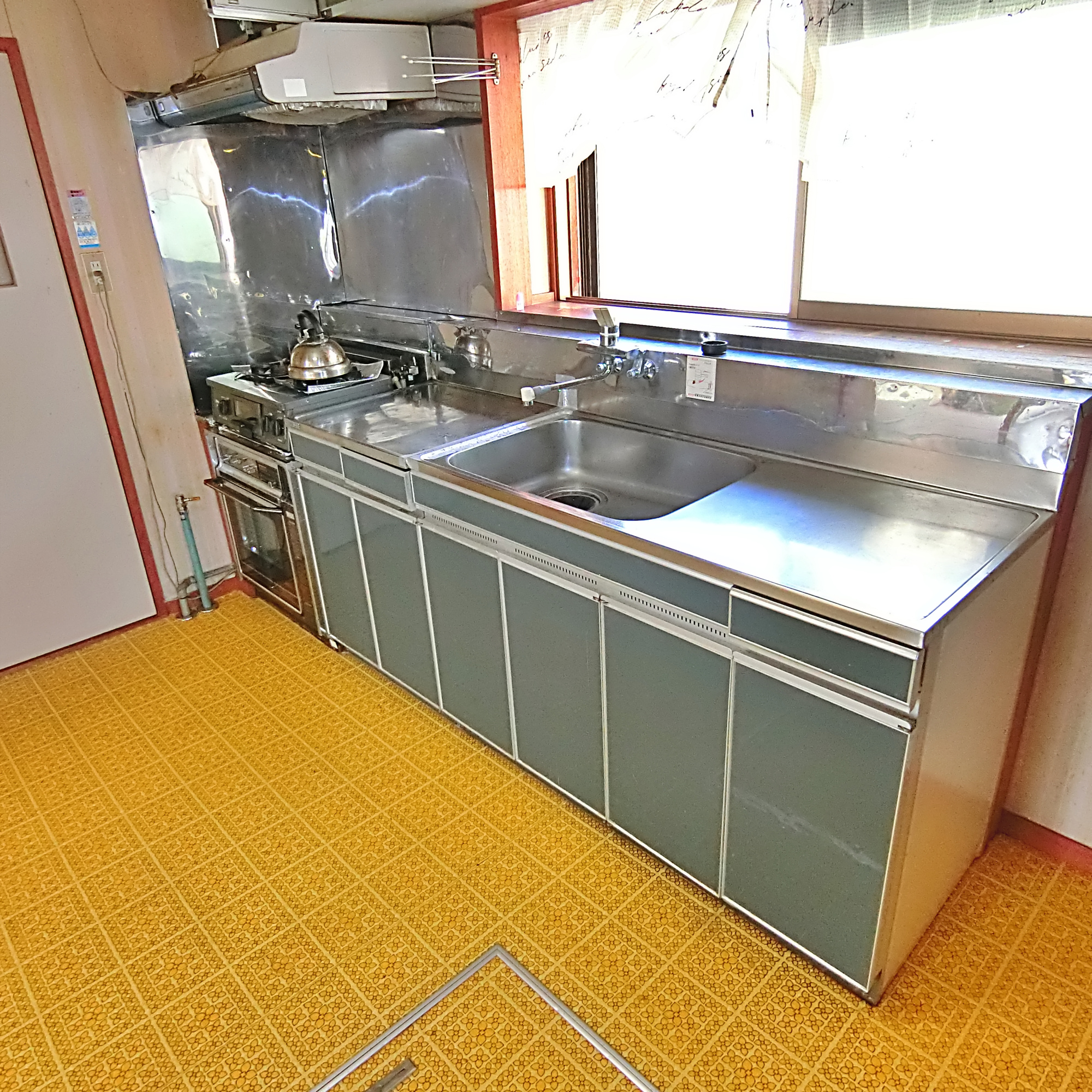 室蘭市本輪西町3丁目38-21　中古住宅のキッチン