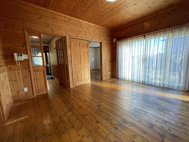 登別市若草町5丁目34-7　中古住宅の居間・リビング