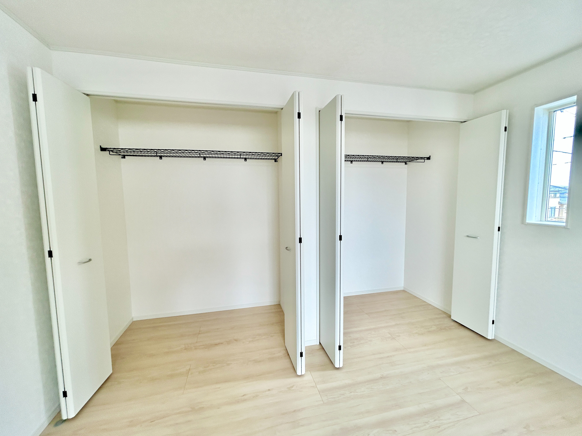 前橋市稲荷新田町第3　新築住宅全4棟の収納|レイアウトを自由自在にカスタマイズ出来る機能的な収納が魅力！
可動棚を設置するもよし、アルミラックを設置するもよし、収納ボックスなどを配置して使えば、多様な使い方が出来、収納の幅が広がります！