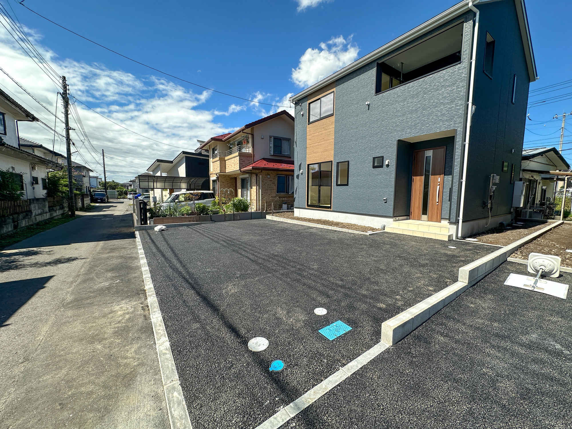 宇都宮市若草５丁目の新築一戸建の庭|コンクリート施工で除草の手間がはぶけます♪