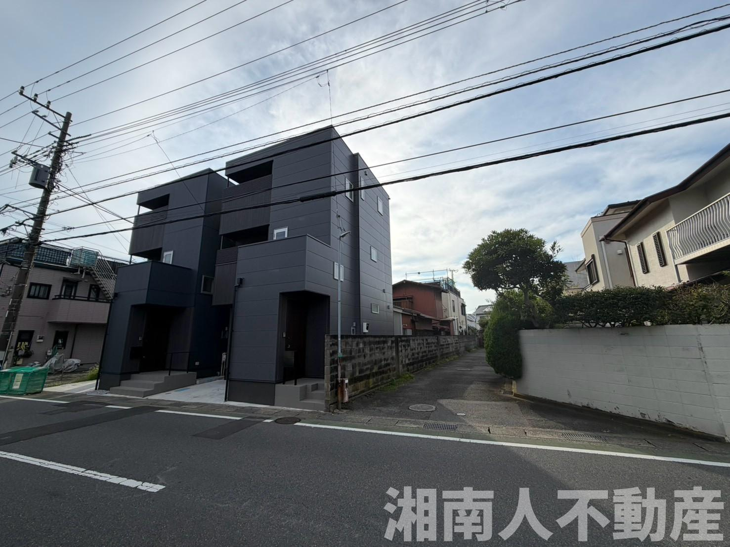 鎌倉市材木座３丁目１－２７新築戸建ての前面道路含む現地写真|前面道路含む現地写真です