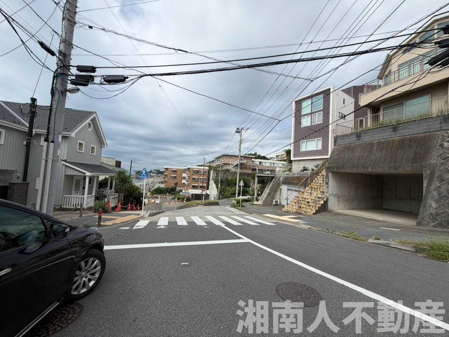 鎌倉市七里ガ浜２丁目２０－３戸建の前面道路含む現地写真|前面道路含む現地写真です