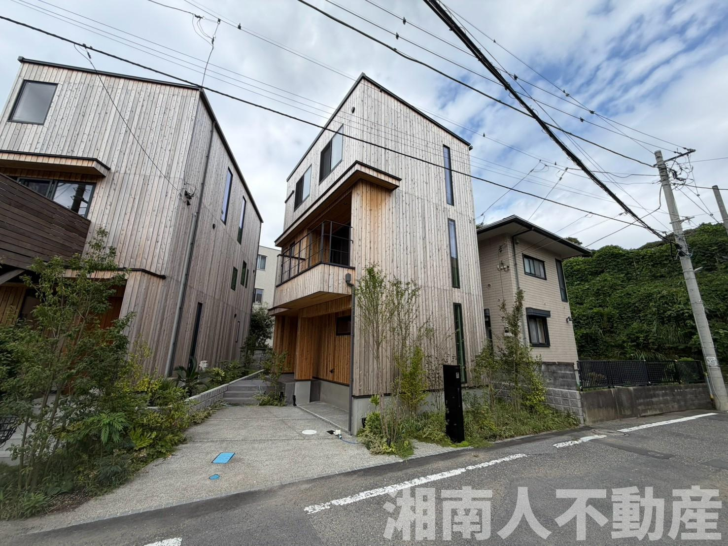鎌倉市七里ガ浜１丁目新築戸建ての前面道路含む現地写真|前面道路含む現地写真です