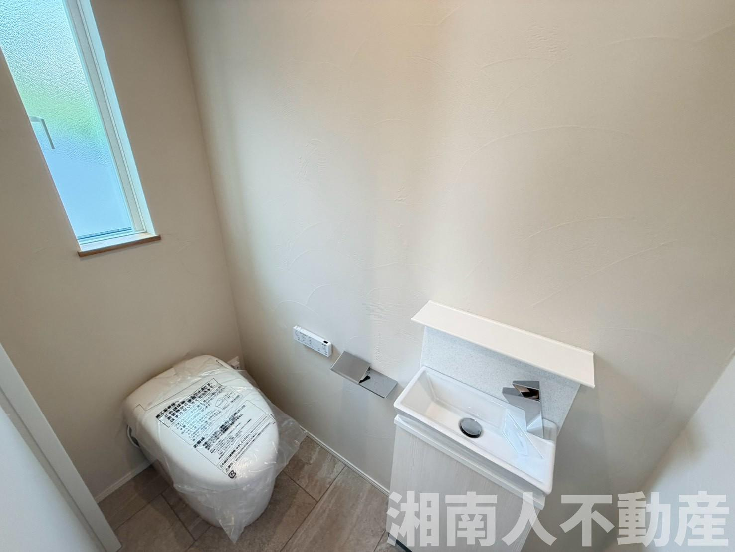 鎌倉市七里ガ浜１丁目新築戸建てのトイレ|コンパクトで使いやすいトイレです