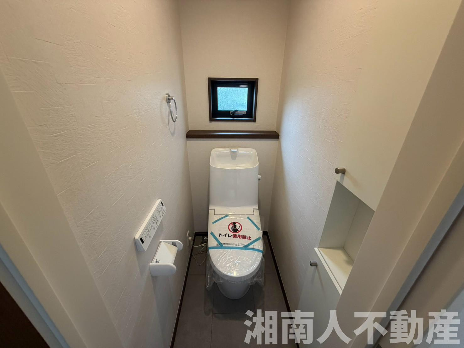鎌倉市七里ガ浜２丁目１３３１－４３７新築戸建てのトイレ|落ち着いた色調のトイレです