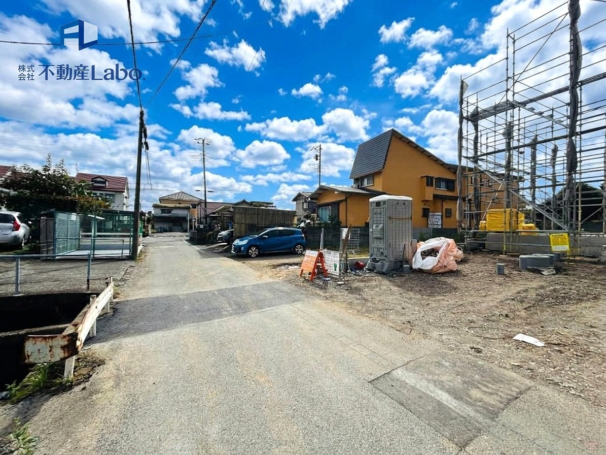 クレイドルガーデン　沼津市原　第22　全1棟の外観|前面道路より奥側南西からのお写真です♪
手前がバスルーム、パウダールームになります♪