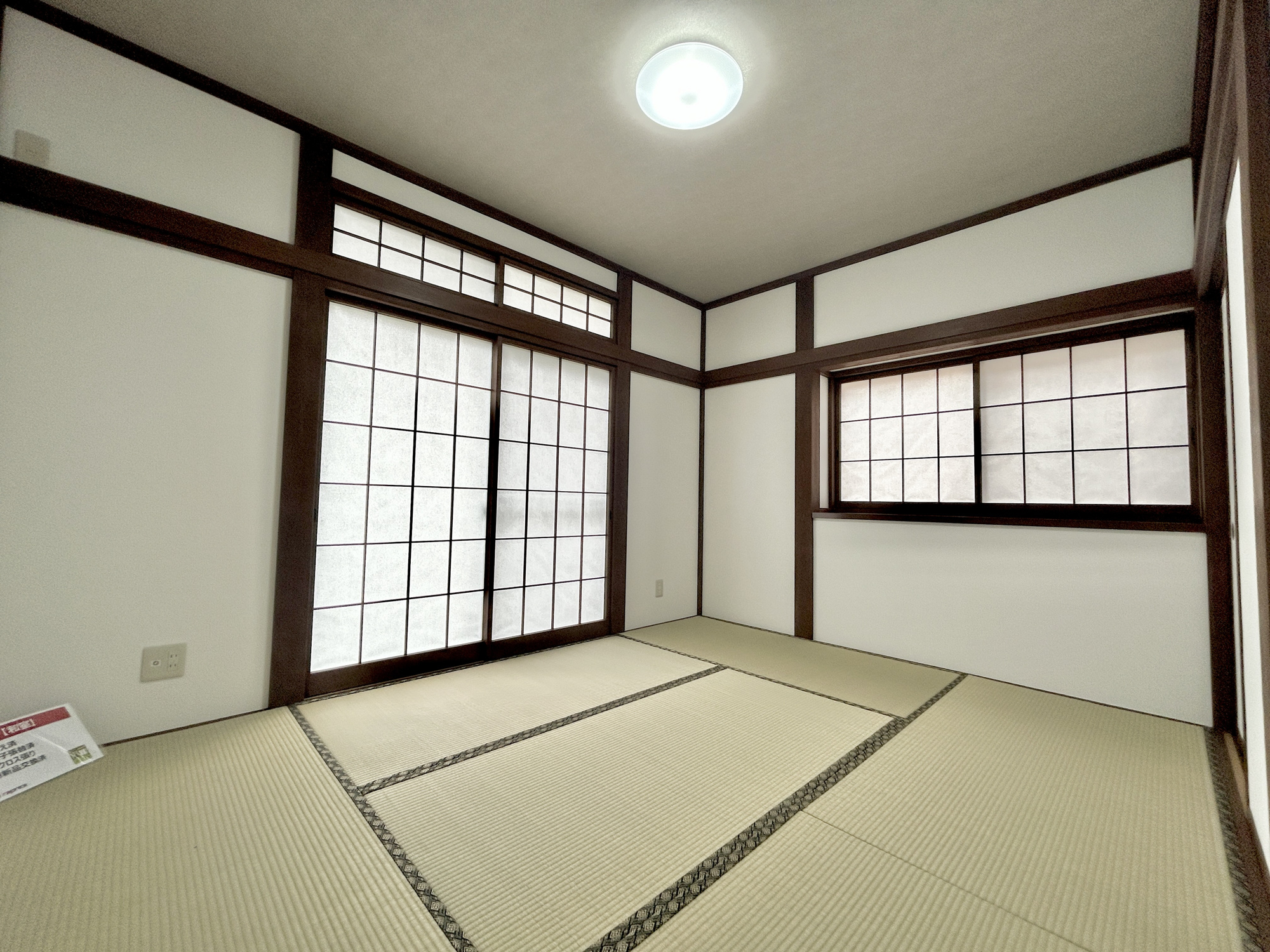伊勢崎市連取町　中古物件の和室|LDKと隣接した和室。
リビングから目が届く場所なので、お子様の遊び部屋・お昼寝スペースとして使うのもオススメです♪