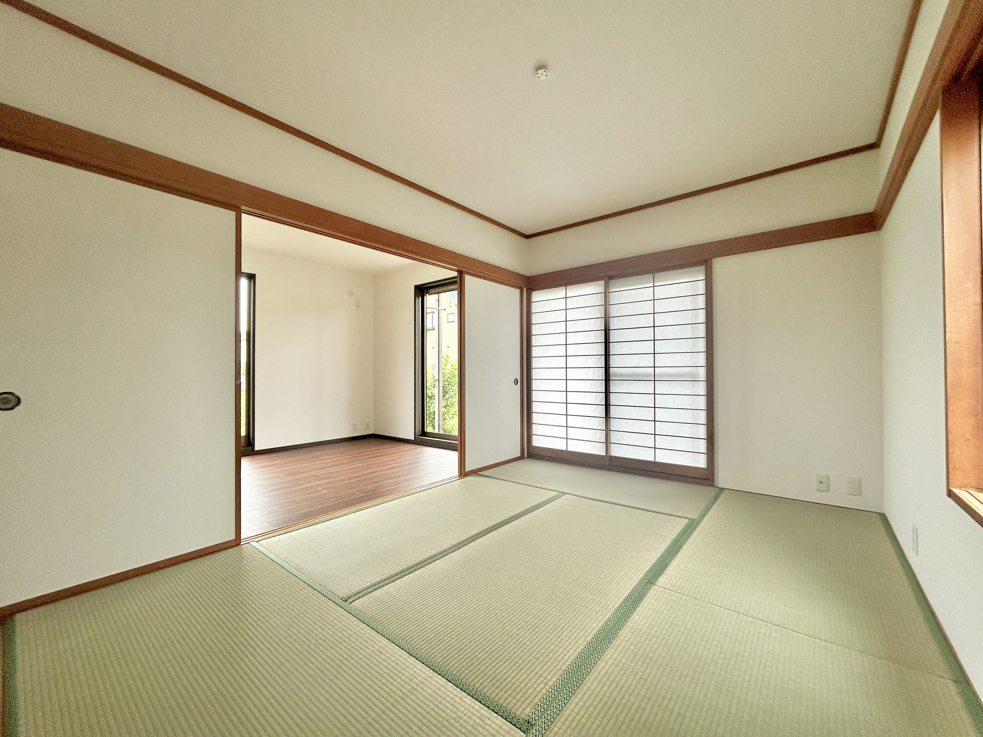 伊勢崎市西久保町1期　中古住宅の和室|"LDKと隣接した和室。
リビングから目が届く場所なので、お子様の遊び部屋・お昼寝スペースとして使うのもオススメです♪"