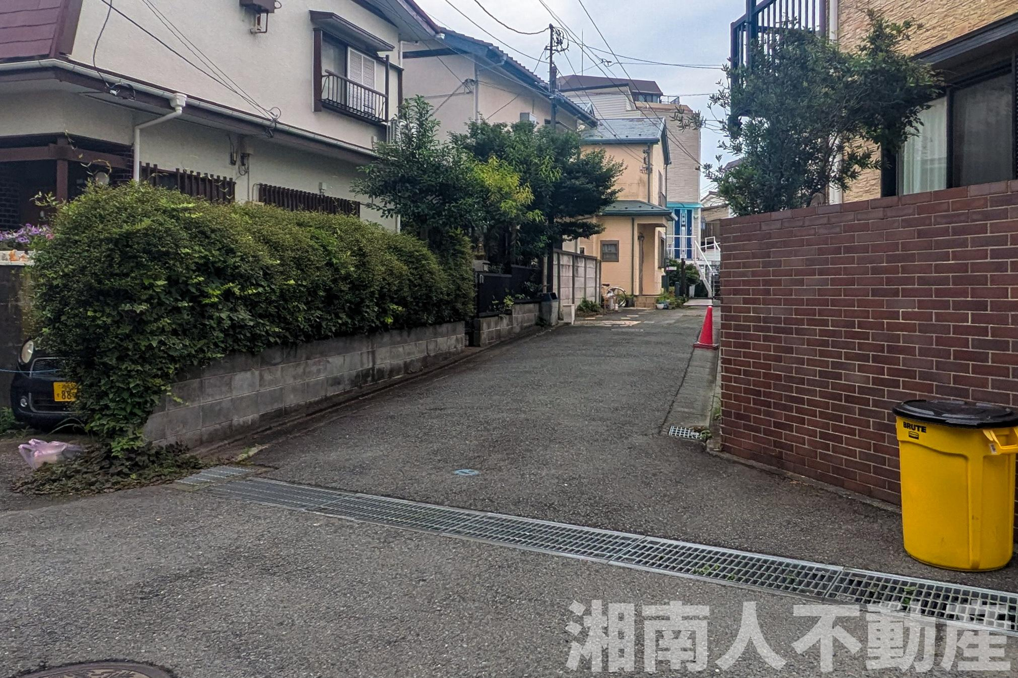 藤沢市片瀬海岸２丁目戸建の前面道路含む現地写真|前面道路含む現地写真です