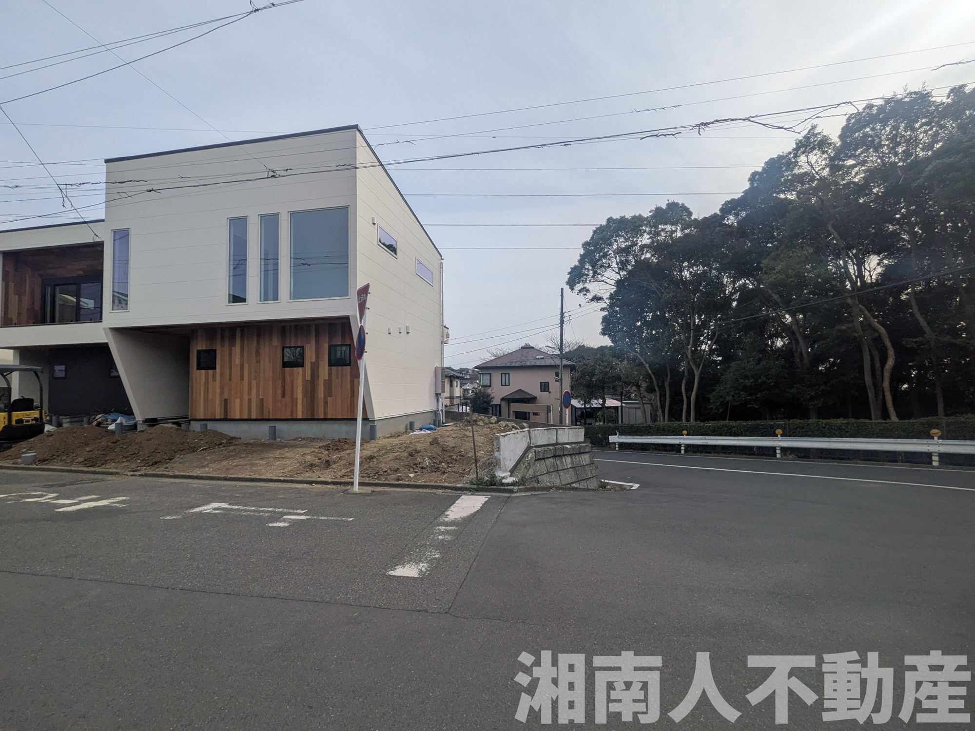 藤沢市片瀬山1丁目１４－１新築戸建ての前面道路含む現地写真|前面道路含む現地写真です