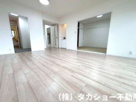 稲毛スカイタウン　ふれあいの街弐号館の居間・リビング
