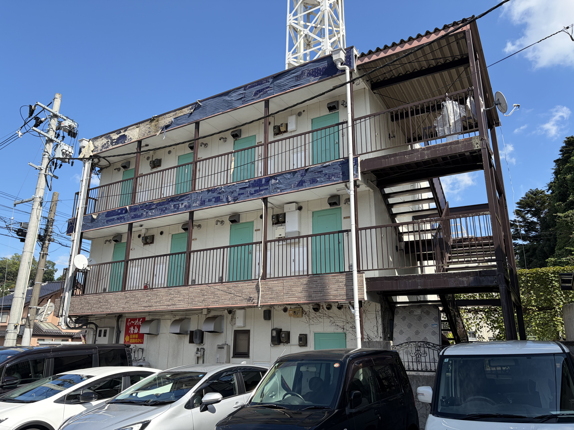 太白区向山4丁目店舗付一棟アパートの外観