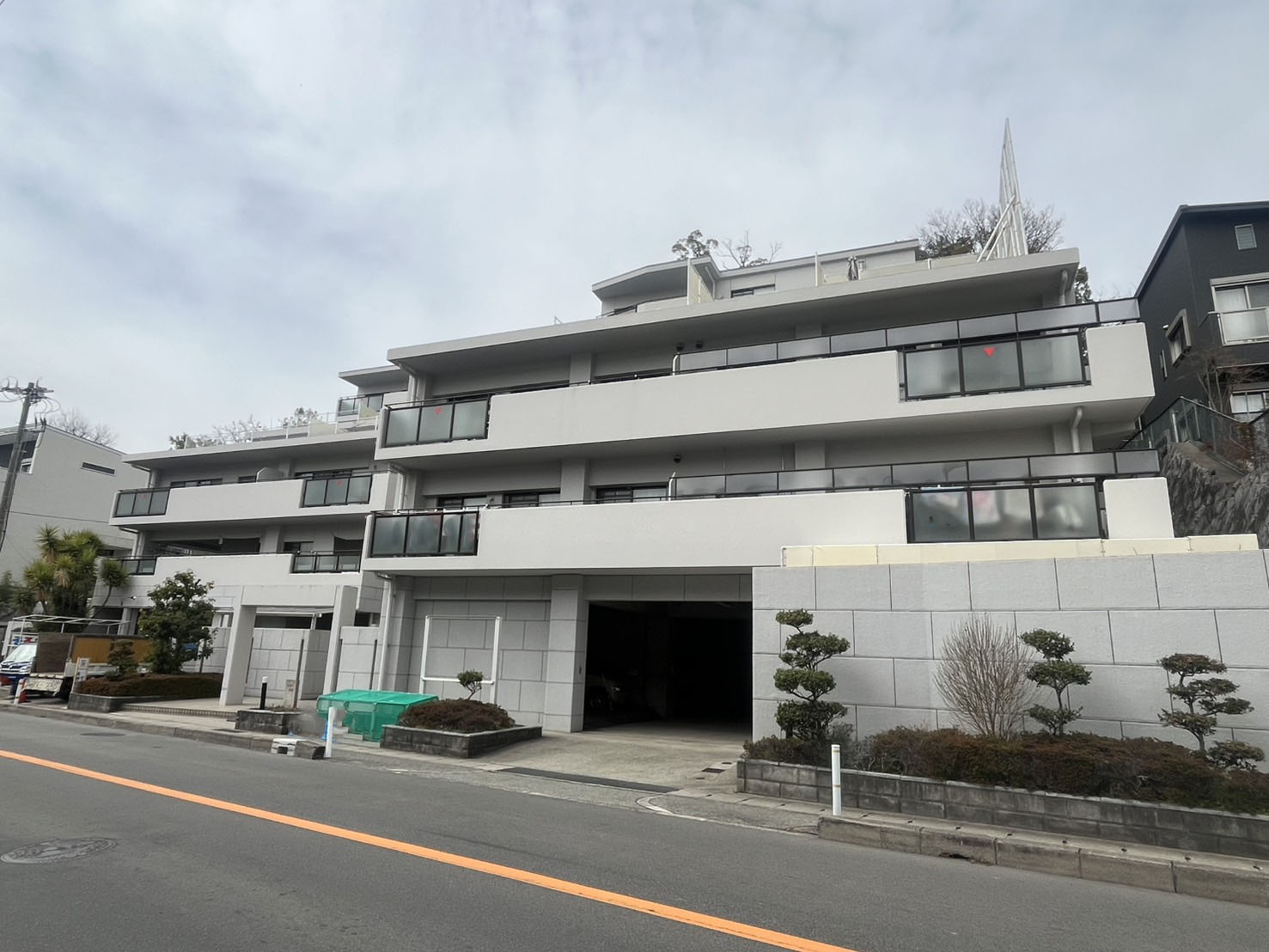 サミット甲陽園の外観