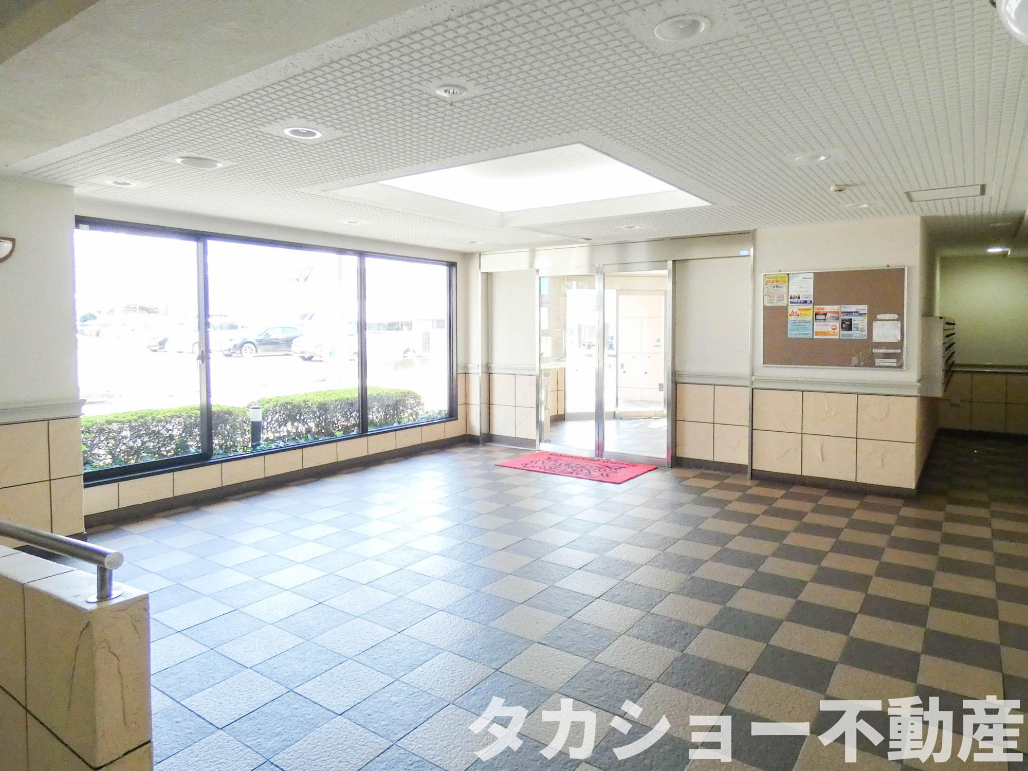 ライオンズマンション蘇我駅前のエントランス