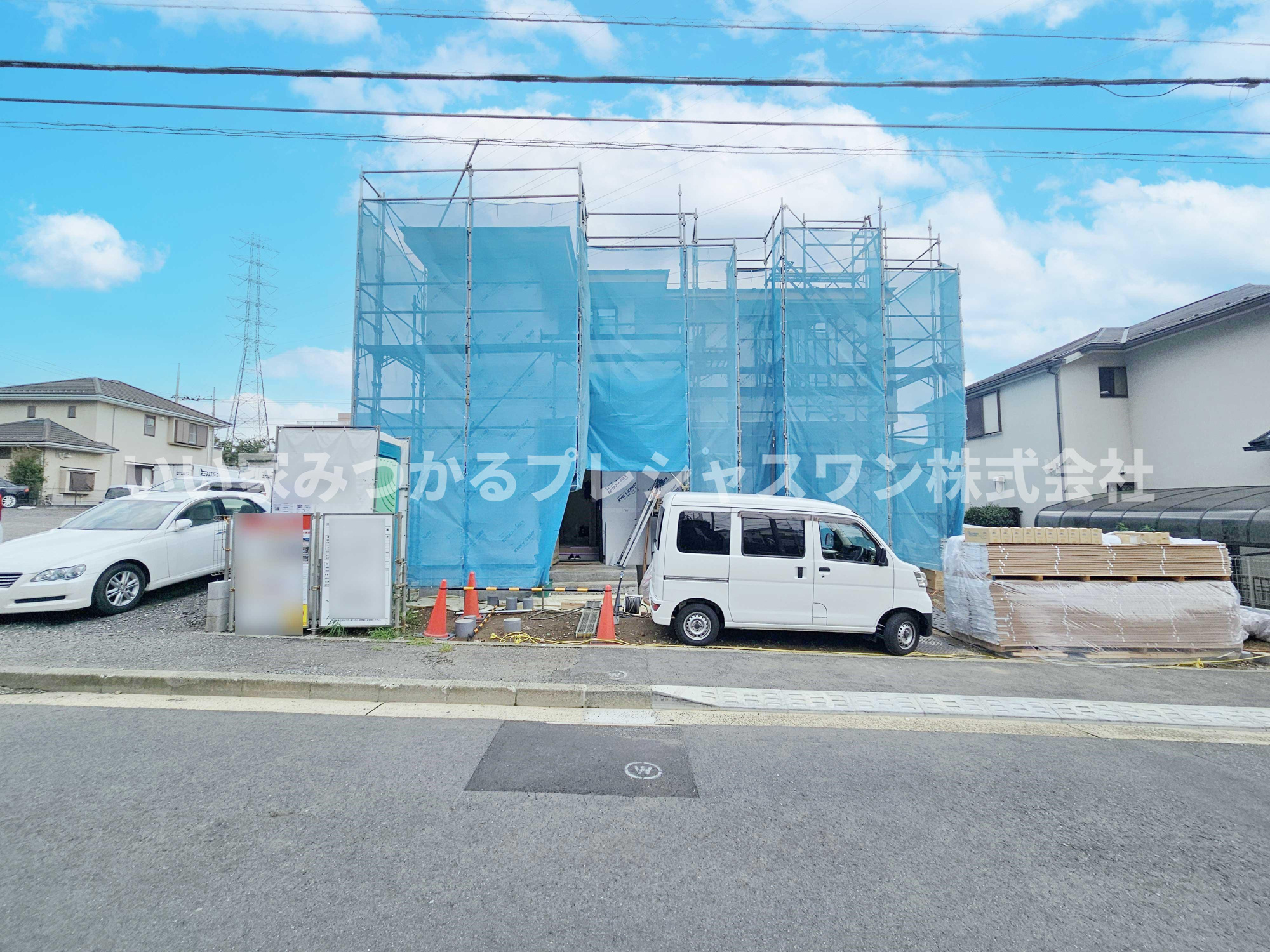 グリーンライン「都筑ふれあいの丘」徒歩13分アクセスの邸宅～都筑区見花山～の前面道路含む現地写真|「都筑ヶ丘第九公園」まで徒歩3分（約210m）。緑豊かで広々とした公園は、お子様の日々の遊び場やご家族でのリフレッシュにぴったりです。身近に自然を感じながら、のびのびと子育てを楽しめる住環境です。