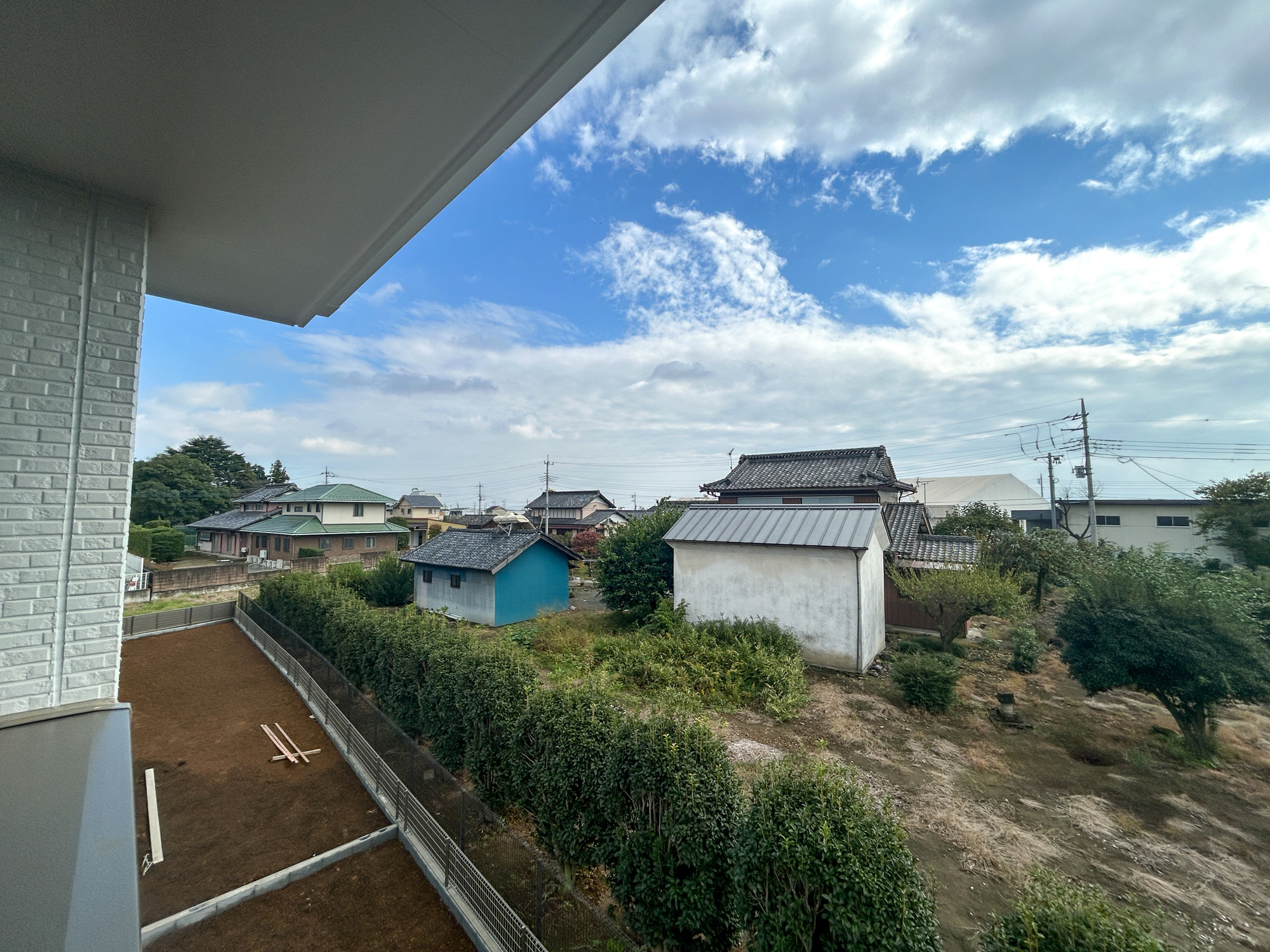 玉村町福島2期　新築住宅全4棟の展望|低層の一戸建てを中心とした街並みが整然と続き、周辺は高い建物が建っていないので、採光や開放性に恵まれ、空が広く緑の多い閑静な趣を感じる環境です。