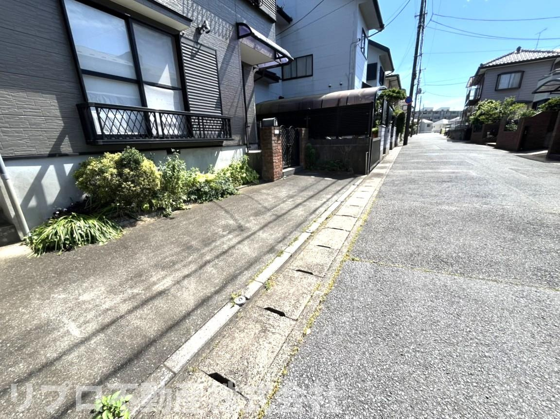 我孫子市台田３丁目戸建ての前面道路含む現地写真|現地駐車スペース