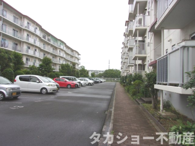 西千葉サンハイツ　2号棟の駐車場