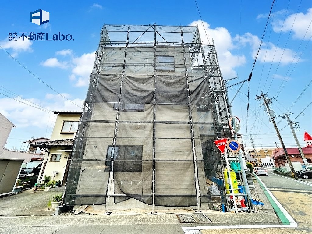 駿河区中原3期　新築分譲住宅　全2棟の外観|夢のマイホームが少しずつ形になっています♪
完成前だからこそ、現地確認がおすすめです♪