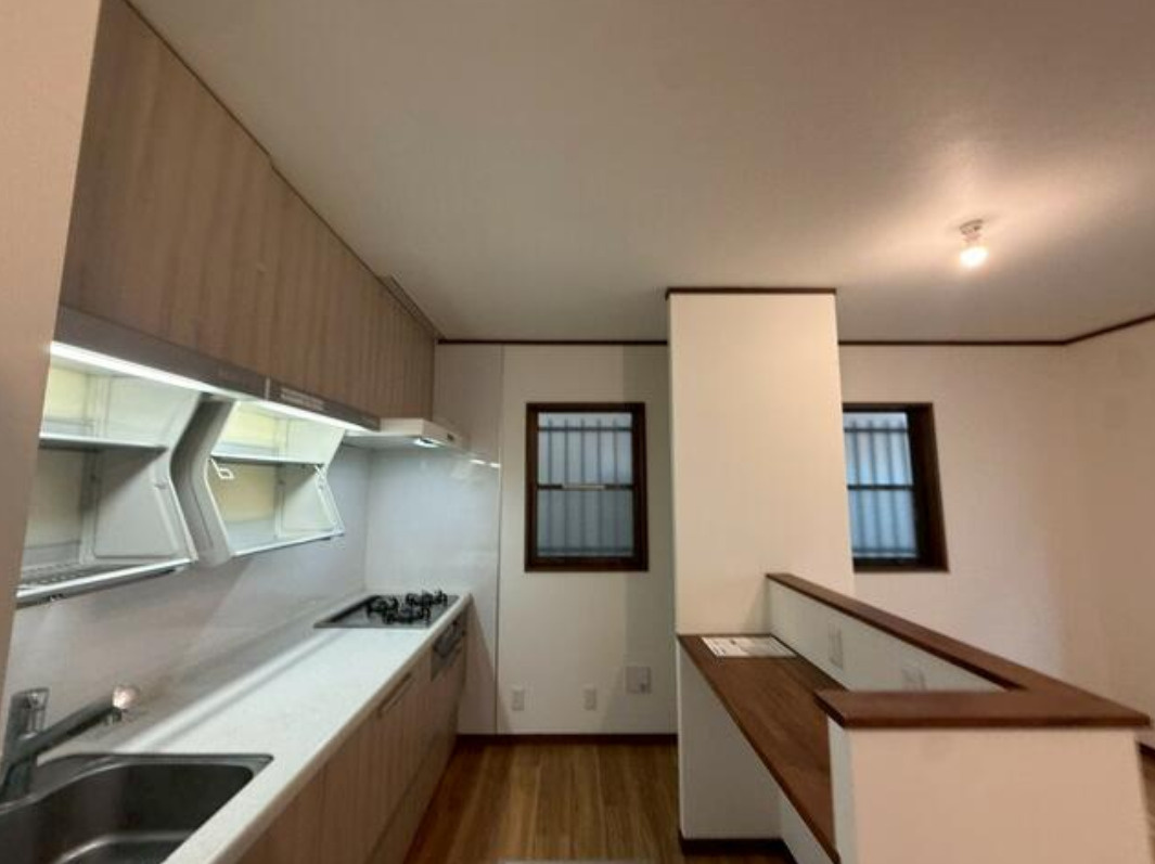 横浜市磯子区久木町 中古戸建て【仲介手数料無料】のキッチン