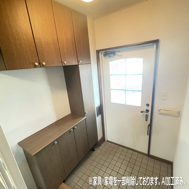 登別市新生町4丁目42-11　中古住宅の玄関