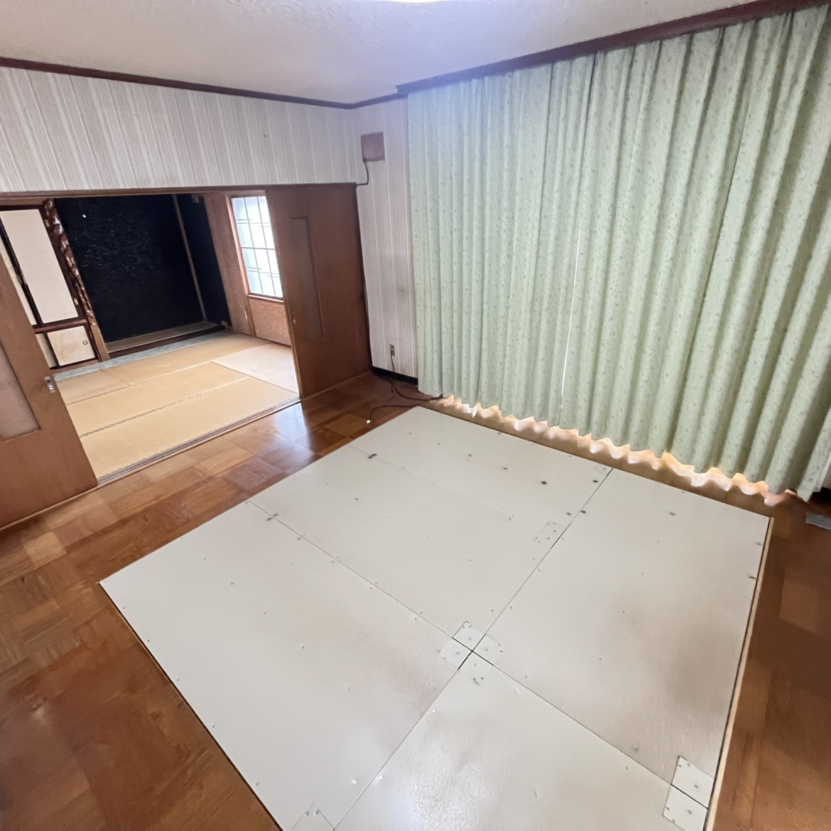 登別市柏木町3丁目3-4　中古住宅の居間・リビング