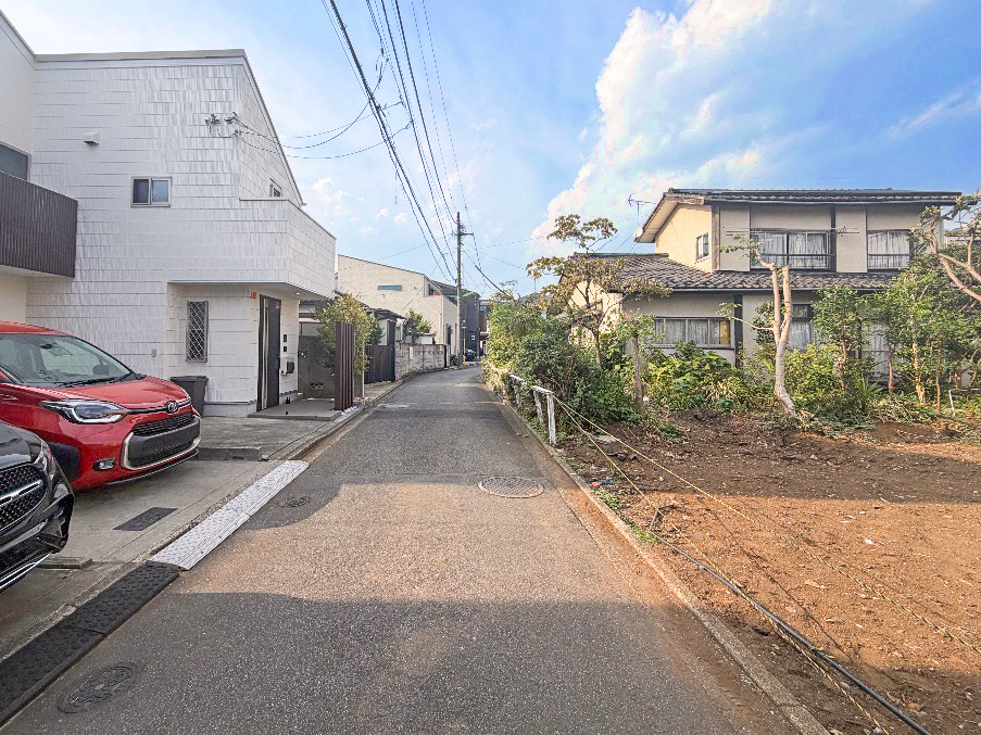 宅地分譲［世田谷区祖師谷３丁目］の前面道路含む現地写真|販売現地写真・前面道路
